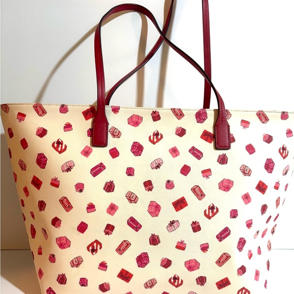 Kate spade margareta Stylish White and Red Tote Bag - Picture 3 of 8